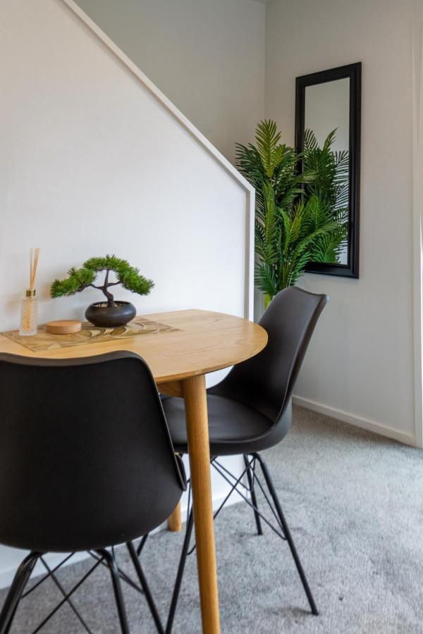 1 Bedroom Central City Escape Christchurch Buitenkant foto