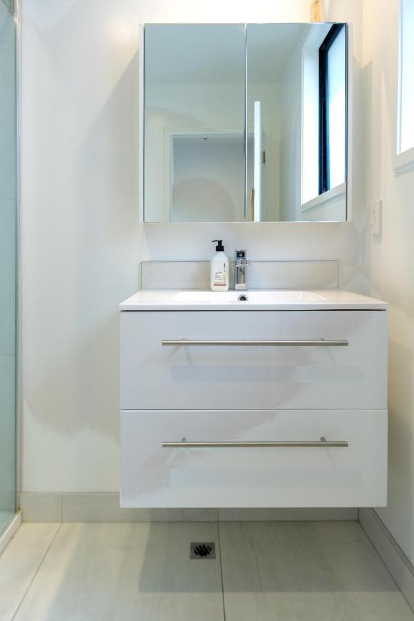 1 Bedroom Central City Escape Christchurch Buitenkant foto